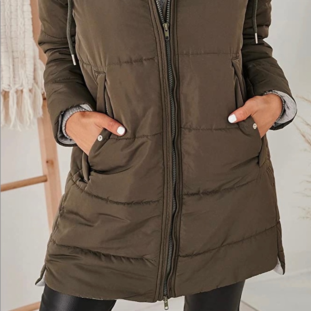 Brand new Auburet warm puffer jacket hooded winter lightweight mid quilted coat